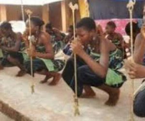 IDENTITÉ SOCIO-CULTURELLE AFRICAINE : Le panégyrique face à une jeunesse acculturée