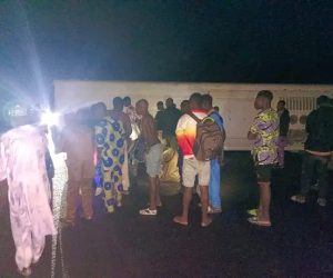 ACCIDENT MORTEL À N&rsquo;DALI : Un bus se renverse à l’entrée de Tamarou