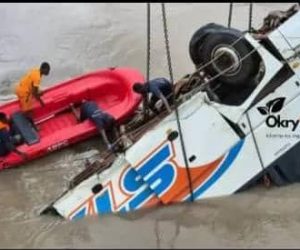 GLAZOUÉ : L’épave du bus accidenté enfin repêchée