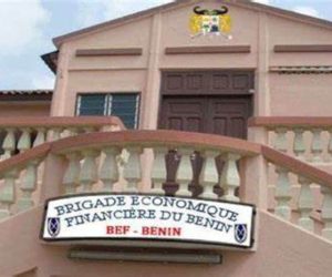 BÉNIN / SBEE : Cinq hauts cadres, dont le DRH, interpellés par la BEF