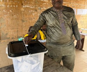 ÉLECTIONS MUNICIPALES ET LÉGISLATIVES 2026 : Augustin Dossou accomplit son devoir civique et appelle à une participation responsable