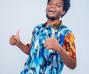 AMOUR AIOU : Le phénomène du stand-up béninois signe un sold out historique au Walô Dance Center