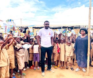 DON DE FOURNITURES SCOLAIRES : Olympe Hendri Ahouandjinou déploie sa solidarité au profit des écoliers de Tokpa Zoungbo nord et Avlékété